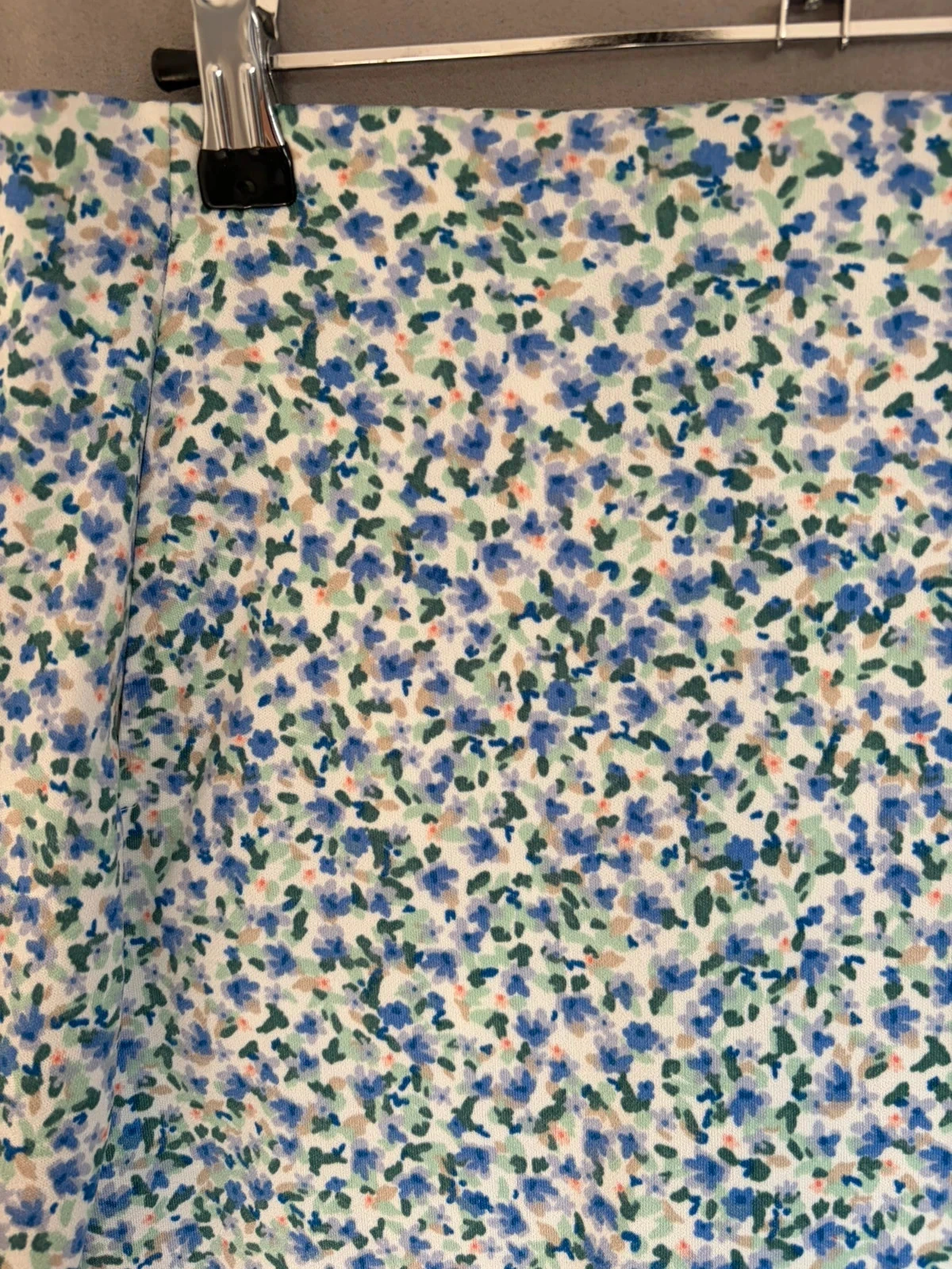 Falda nueva con flores talla M – photo 4